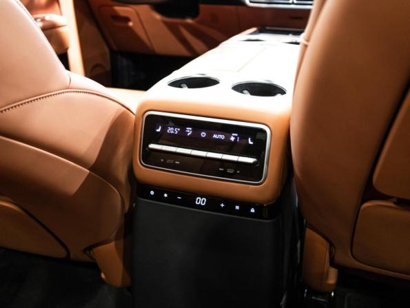 Li Auto (Lixiang) L9 I с пробегом 2023 года, цена 5 470 000 рублей, 79501 км, внедорожник, Автокод Объявления