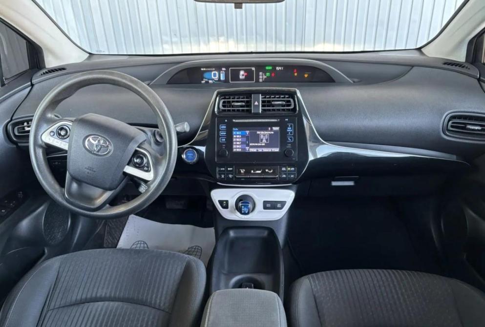 Toyota Prius III Рестайлинг (XW30) Киров  - изображение 12