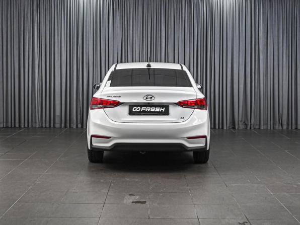 Hyundai Solaris II с пробегом 2017 года, цена 1 100 000 рублей, 123572 км, седан, Автокод Объявления
