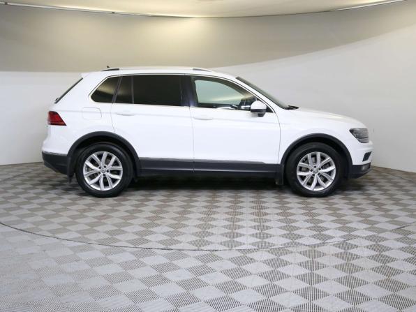 Volkswagen Tiguan II с пробегом 2018 года, цена 2 190 000 рублей, 153252 км, внедорожник, Автокод Объявления