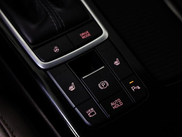 Kia Optima IV Рестайлинг с пробегом 2018 года, цена 1 689 000 рублей, 199697 км, седан, Автокод Объявления