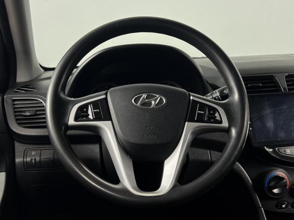 Hyundai Solaris I Рестайлинг с пробегом 2014 года, цена 963 200 рублей, 174650 км, седан, Автокод Объявления