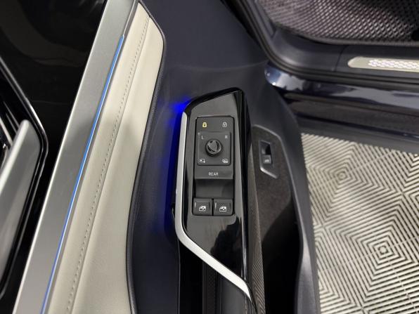 Volkswagen ID.6 с пробегом 2023 года, цена 3 850 000 рублей, 62000 км, внедорожник, Автокод Объявления
