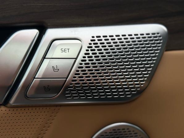 Kia Mohave I Рестайлинг 2 с пробегом 2022 года, цена 5 250 000 рублей, 56000 км, внедорожник, Автокод Объявления