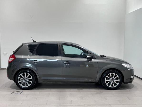 Kia Ceed I Рестайлинг с пробегом 2012 года, цена 786 000 рублей, 226100 км, хэтчбек, Автокод Объявления