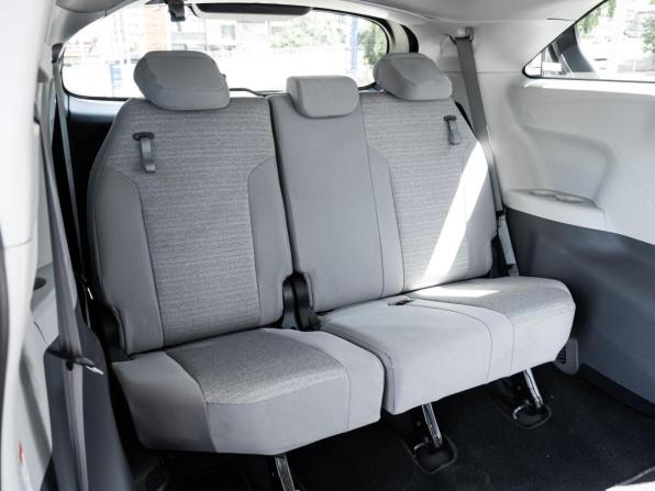 Toyota Sienna IV с пробегом 2021 года, цена 4 030 000 рублей, 81354 км, минивэн, Автокод Объявления