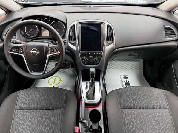 Opel Astra J Рестайлинг с пробегом 2012 года, цена 995 000 рублей, 157745 км, хэтчбек, Автокод Объявления