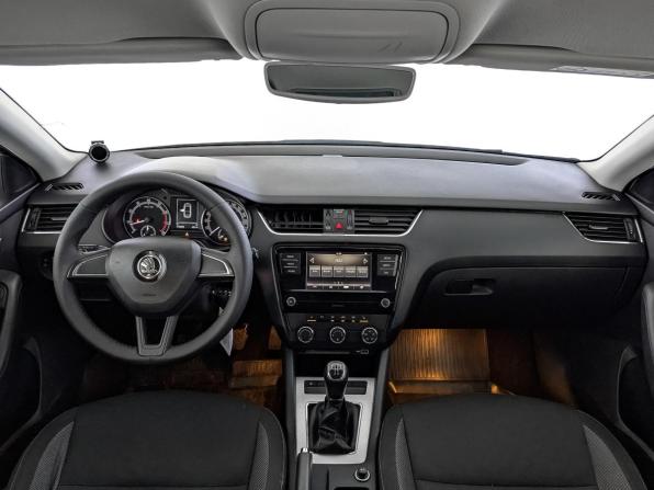 Skoda Octavia III (A7) Рестайлинг с пробегом 2019 года, цена 1 215 000 рублей, 170784 км, лифтбек, Автокод Объявления