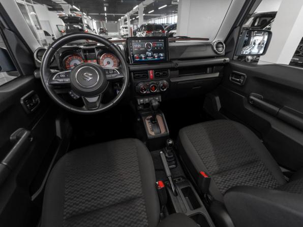Suzuki Jimny IV с пробегом 2020 года, цена 3 290 000 рублей, 27000 км, внедорожник, Автокод Объявления
