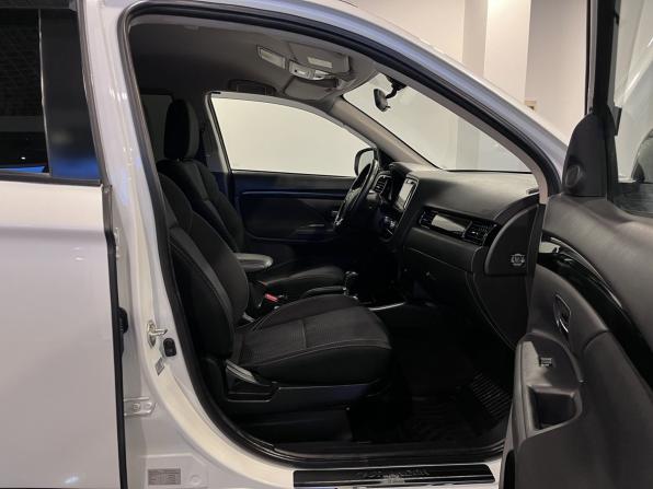 Mitsubishi Outlander III Рестайлинг 3 с пробегом 2020 года, цена 2 460 000 рублей, 64925 км, внедорожник, Автокод Объявления
