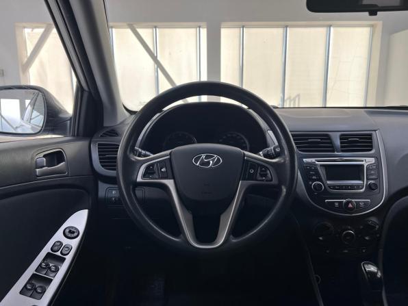 Hyundai Solaris I Рестайлинг с пробегом 2016 года, цена 1 020 000 рублей, 143000 км, седан, Автокод Объявления