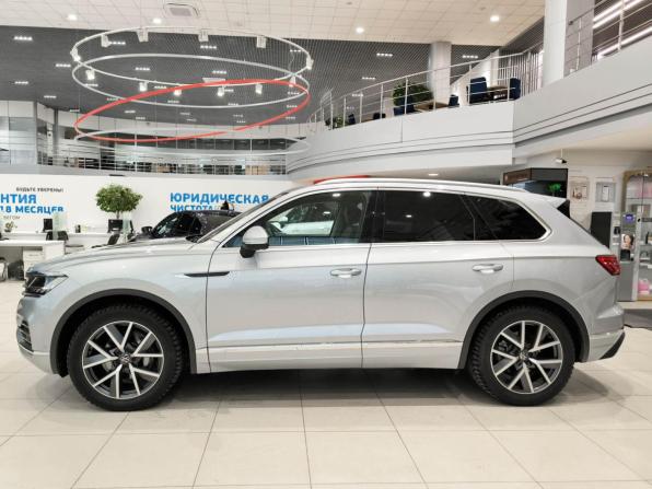 Volkswagen Touareg III с пробегом 2023 года, цена 8 630 000 рублей, 42632 км, внедорожник, Автокод Объявления
