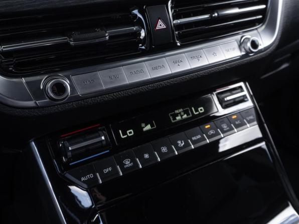 Kia Mohave I Рестайлинг 2 с пробегом 2022 года, цена 6 080 000 рублей, 38504 км, внедорожник, Автокод Объявления