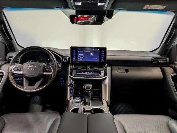 Toyota Land Cruiser 300 Series с пробегом 2021 года, цена 7 995 000 рублей, 72948 км, внедорожник, Автокод Объявления