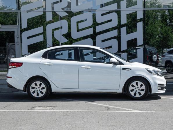 Kia Rio III Рестайлинг с пробегом 2015 года, цена 1 049 000 рублей, 162786 км, седан, Автокод Объявления