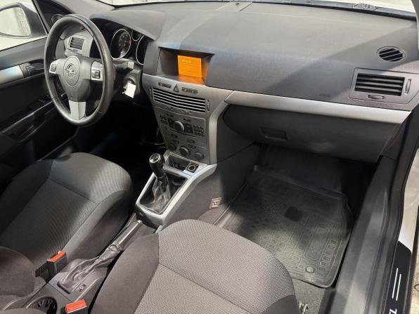 Opel Astra H Рестайлинг с пробегом 2013 года, цена 629 800 рублей, 185000 км, универсал, Автокод Объявления