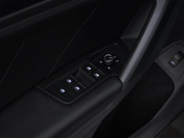Volkswagen Tiguan II Рестайлинг с пробегом 2021 года, цена 3 299 077 рублей, 52996 км, внедорожник, Автокод Объявления