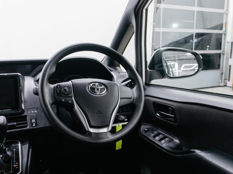 Toyota Noah III (R80) Рестайлинг Красноярск  - изображение 15