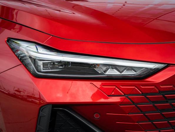 Changan UNI-V I с пробегом 2023 года, цена 2 355 000 рублей, 35531 км, лифтбек, Автокод Объявления