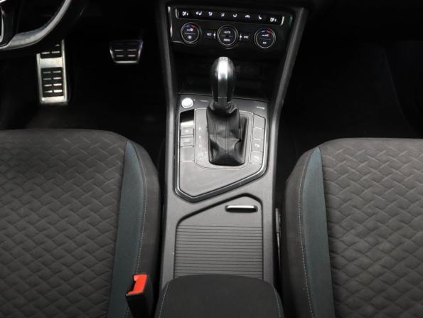 Volkswagen Tiguan II с пробегом 2019 года, цена 2 215 000 рублей, 117556 км, внедорожник, Автокод Объявления