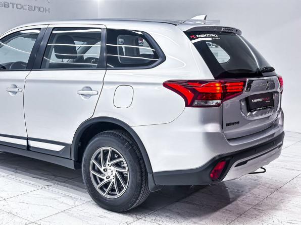 Mitsubishi Outlander III Рестайлинг 3 с пробегом 2018 года, цена 1 999 000 рублей, 132000 км, внедорожник, Автокод Объявления