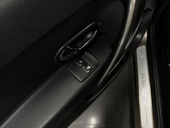 Renault Logan II Рестайлинг с пробегом 2019 года, цена 1 040 000 рублей, 97699 км, седан, Автокод Объявления