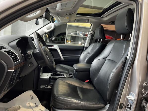 Toyota Land Cruiser Prado 150 Series Рестайлинг 2 с пробегом 2018 года, цена 5 700 000 рублей, 123150 км, внедорожник, Автокод Объявления