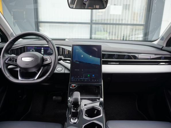 Geely Atlas II с пробегом 2024 года, цена 2 950 000 рублей, 36064 км, внедорожник, Автокод Объявления