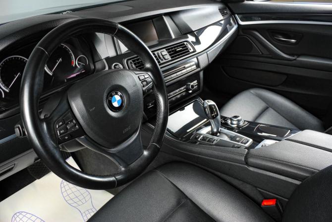 BMW 5 серии VI (F10/F11/F07) Рестайлинг с пробегом 2015 года, цена 1 629 000 рублей, 330000 км, седан, Автокод Объявления