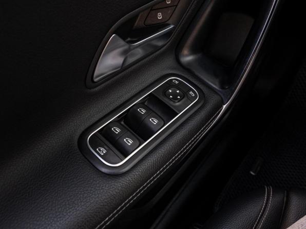 Mercedes-Benz A-Класс IV (W177) с пробегом 2019 года, цена 2 445 000 рублей, 88128 км, хэтчбек, Автокод Объявления