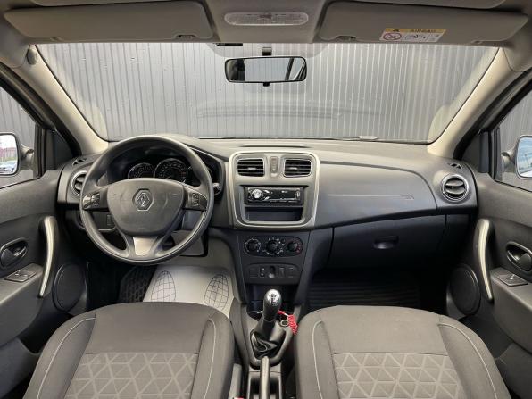 Renault Sandero II с пробегом 2015 года, цена 947 000 рублей, 46534 км, хэтчбек, Автокод Объявления
