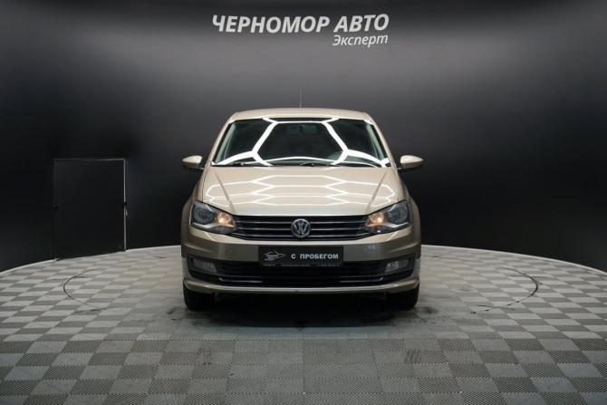 Volkswagen Polo V Рестайлинг с пробегом 2016 года, цена 1 093 000 рублей, 220000 км, седан, Автокод Объявления