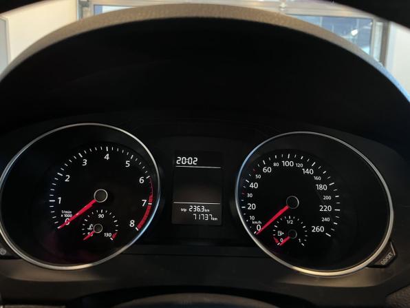 Volkswagen Jetta VI Рестайлинг с пробегом 2015 года, цена 1 470 000 рублей, 71736 км, седан, Автокод Объявления
