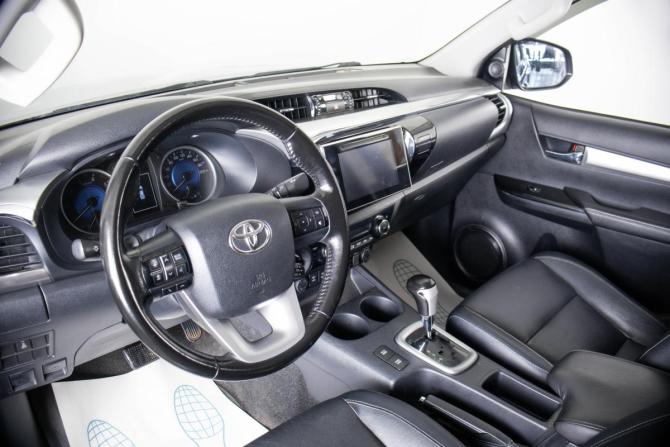 Toyota Hilux VIII с пробегом 2016 года, цена 3 299 000 рублей, 220145 км, offers.body_type.unknown, Автокод Объявления