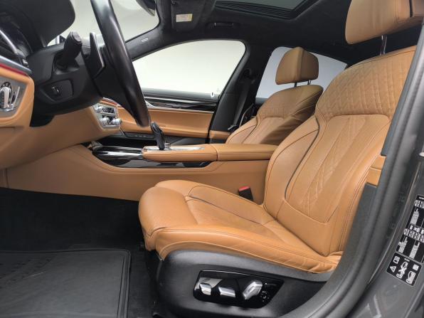 BMW 7 серии VI (G11/G12) Рестайлинг с пробегом 2019 года, цена 6 540 000 рублей, 86710 км, седан, Автокод Объявления