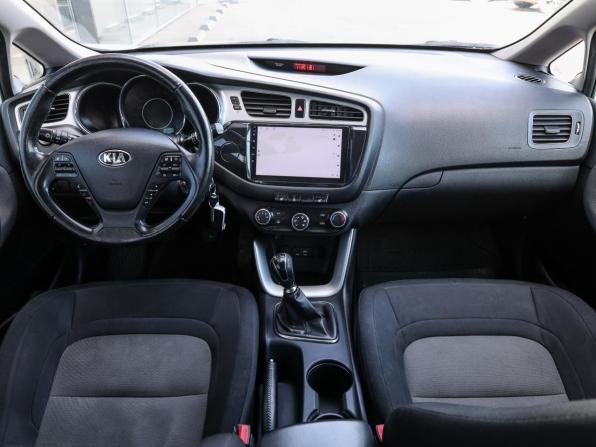 Kia Ceed II Рестайлинг с пробегом 2015 года, цена 879 000 рублей, 190579 км, хэтчбек, Автокод Объявления