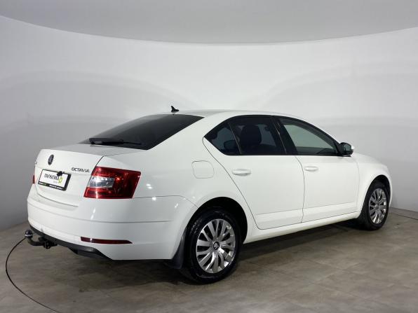 Skoda Octavia III (A7) Рестайлинг с пробегом 2017 года, цена 1 400 000 рублей, 211216 км, лифтбек, Автокод Объявления