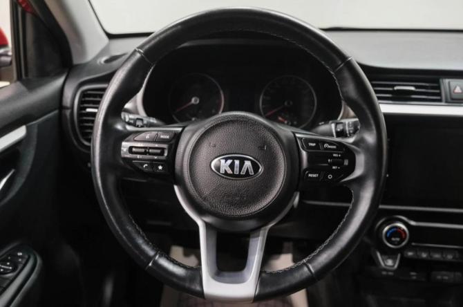 Kia Rio IV Рестайлинг с пробегом 2020 года, цена 1 549 000 рублей, 52000 км, седан, Автокод Объявления