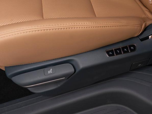 GAC Trumpchi E8 с пробегом 2024 года, цена 4 750 000 рублей, 50 км, минивэн, Автокод Объявления