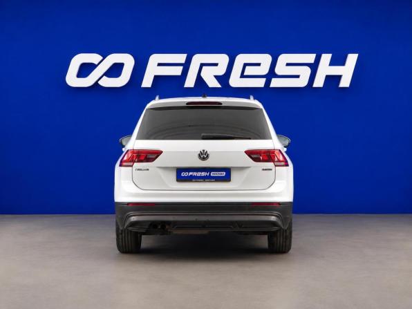 Volkswagen Tiguan II с пробегом 2018 года, цена 1 799 077 рублей, 245979 км, внедорожник, Автокод Объявления