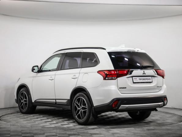 Mitsubishi Outlander III Рестайлинг 2 с пробегом 2018 года, цена 1 699 000 рублей, 122558 км, внедорожник, Автокод Объявления