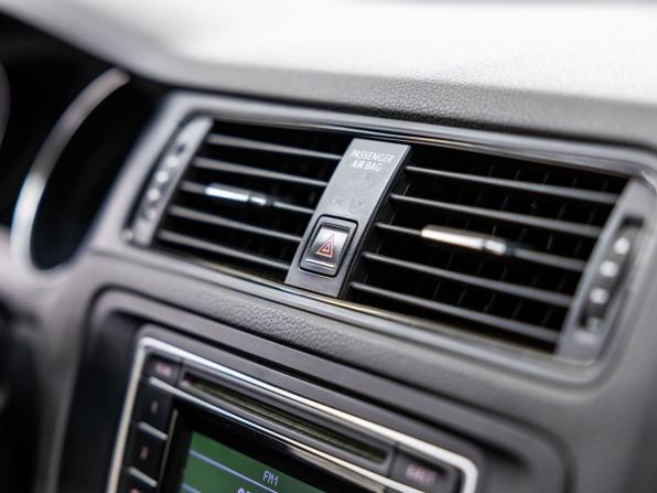 Volkswagen Jetta VI с пробегом 2015 года, цена 898 000 рублей, 140493 км, седан, Автокод Объявления