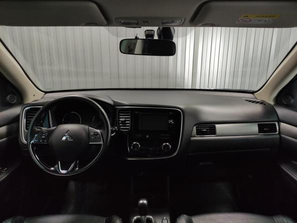 Mitsubishi Outlander III Рестайлинг 2 с пробегом 2015 года, цена 1 702 000 рублей, 193616 км, внедорожник, Автокод Объявления