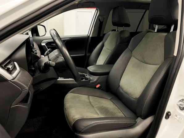 Toyota RAV4 V (XA50) с пробегом 2024 года, цена 3 850 000 рублей, 27864 км, внедорожник, Автокод Объявления