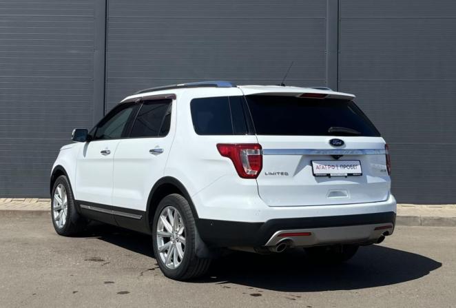 Ford Explorer V Рестайлинг с пробегом 2016 года, цена 2 490 000 рублей, 180000 км, внедорожник, Автокод Объявления