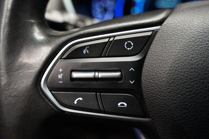 Hyundai Santa Fe IV с пробегом 2019 года, цена 3 099 000 рублей, 180750 км, внедорожник, Автокод Объявления
