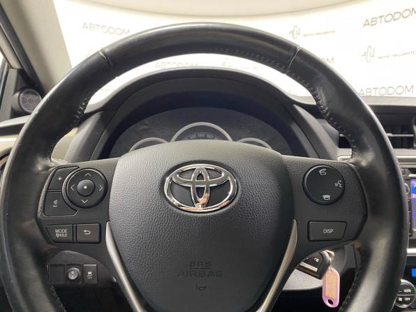 Toyota Auris II с пробегом 2013 года, цена 1 069 900 рублей, 151965 км, хэтчбек, Автокод Объявления