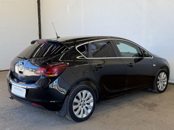 Opel Astra J с пробегом 2011 года, цена 520 000 рублей, 214775 км, хэтчбек, Автокод Объявления