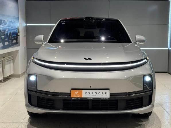 Li Auto (Lixiang) L7 I Рестайлинг с пробегом 2024 года, цена 7 240 000 рублей, 31000 км, внедорожник, Автокод Объявления