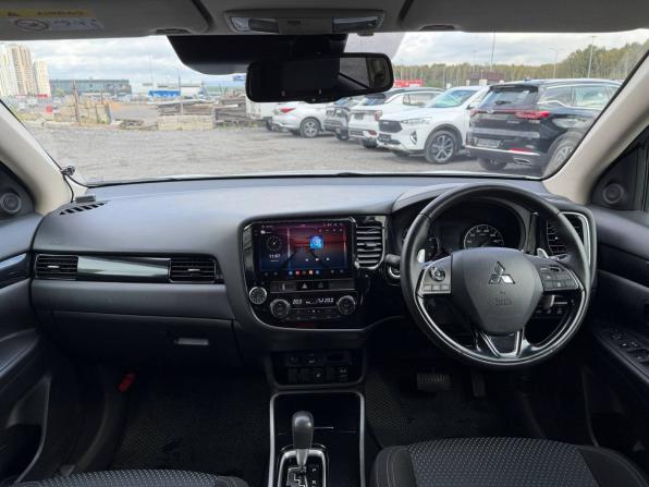 Mitsubishi Outlander III Рестайлинг 3 с пробегом 2019 года, цена 1 985 000 рублей, 180000 км, внедорожник, Автокод Объявления